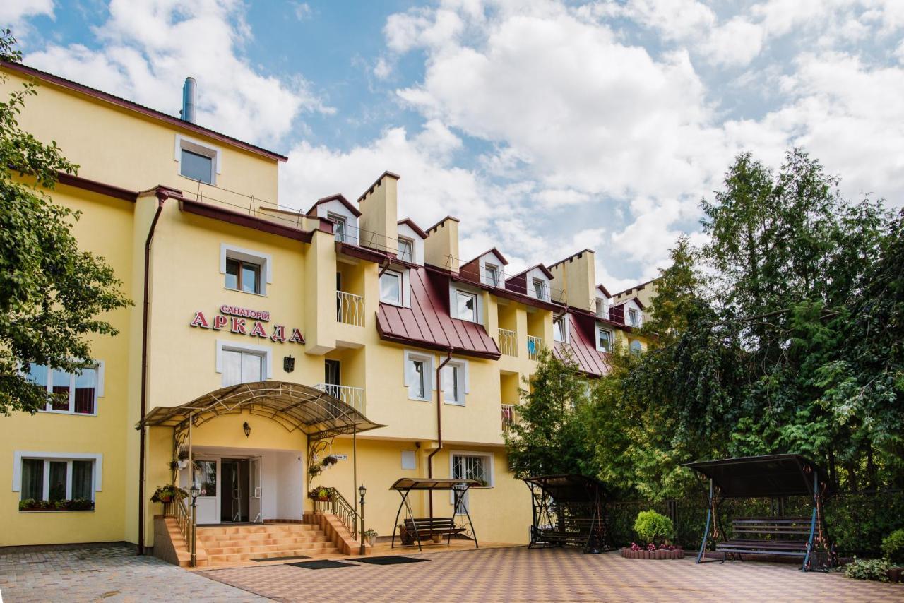 Arkada Sanatorium Hotel Truskavets Exterior foto